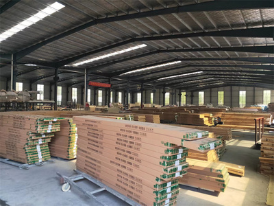 現(xiàn)代室內(nèi)裝飾材料優(yōu)選 木飾面板、竹木纖維護(hù)墻板、裝飾金屬板與竹炭冰火板的綜合指南